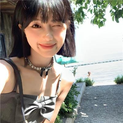 小犬与女孩